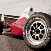angled view of the F1000 race car with emphasis on the Jongbloed JRW 330 wheel
